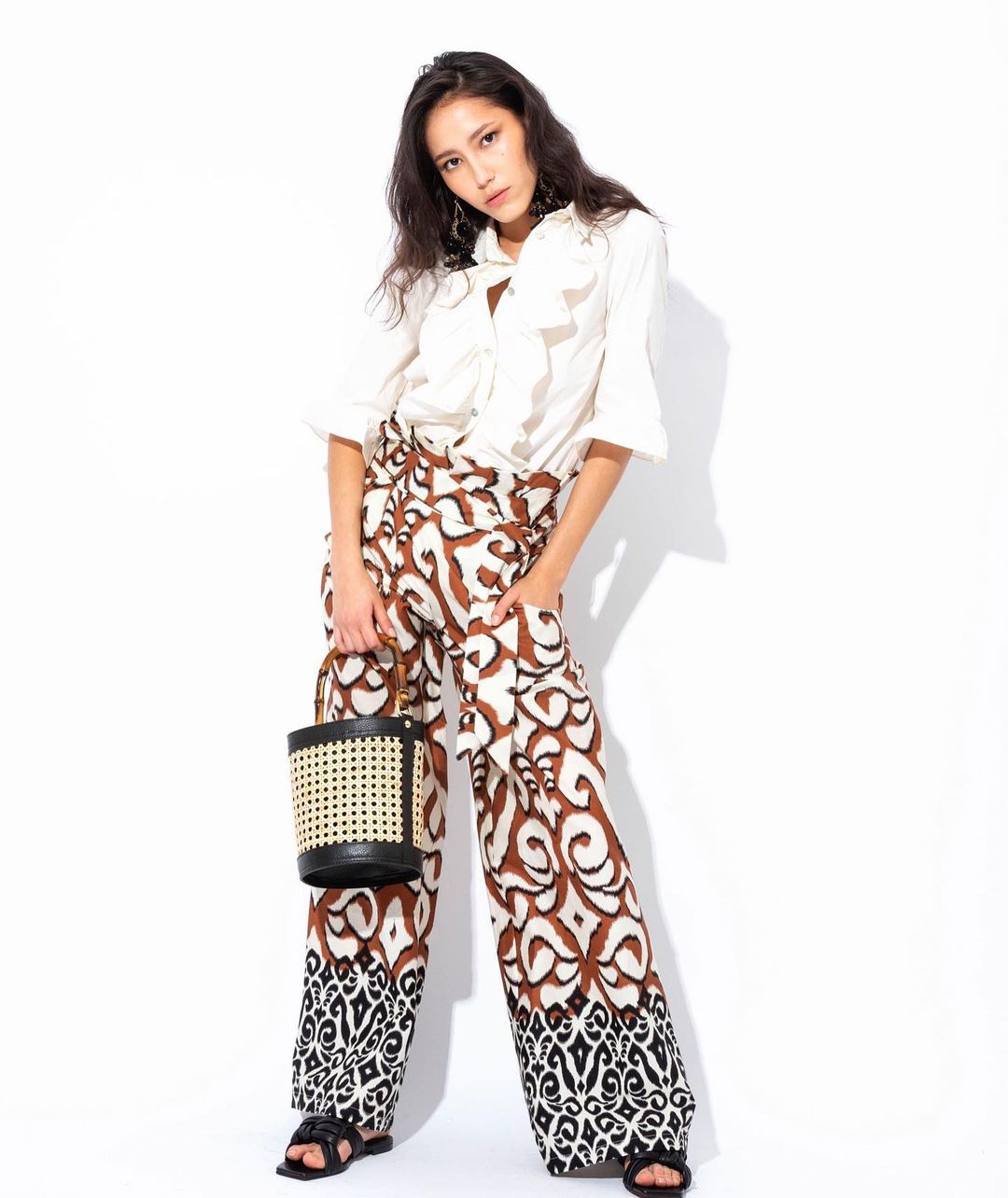 HIGH-WAISTED WIDE LEG TROUSERS