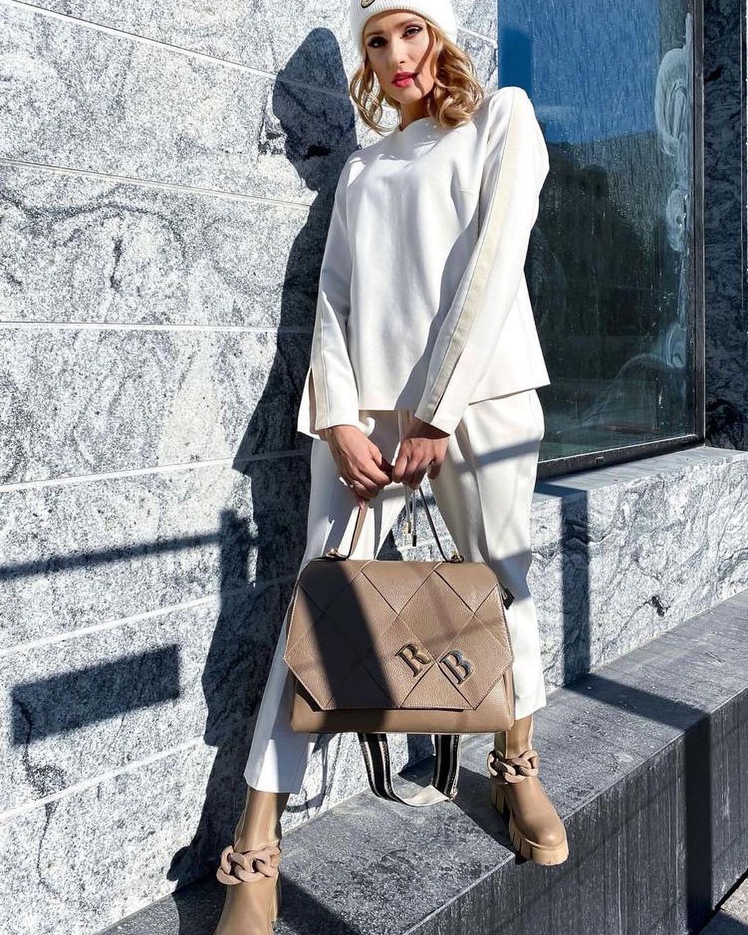 OFF WHITE SWEATER