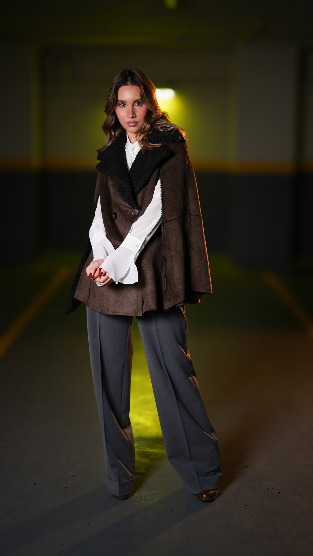 Suede cape in dark brown with shoulder capelets, open front, shearling collar detail