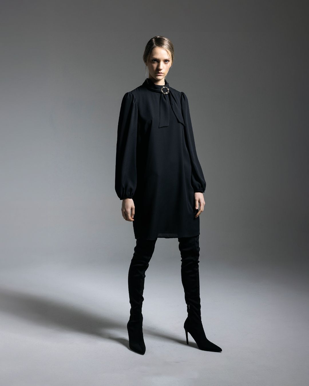 BLACK DRESS BROCHE ELEGANCE